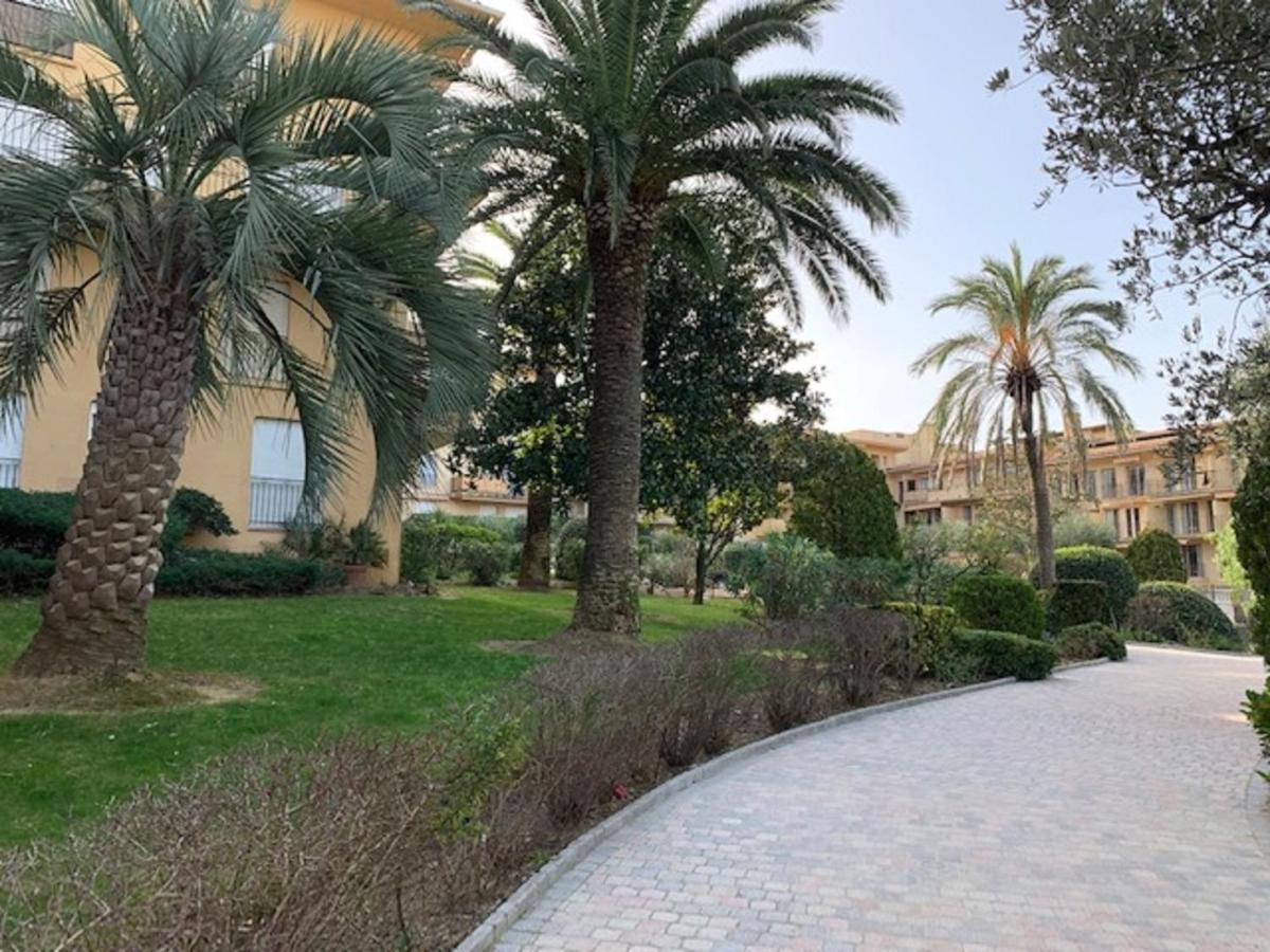 Saint-Tropez Apartment Bagian luar foto