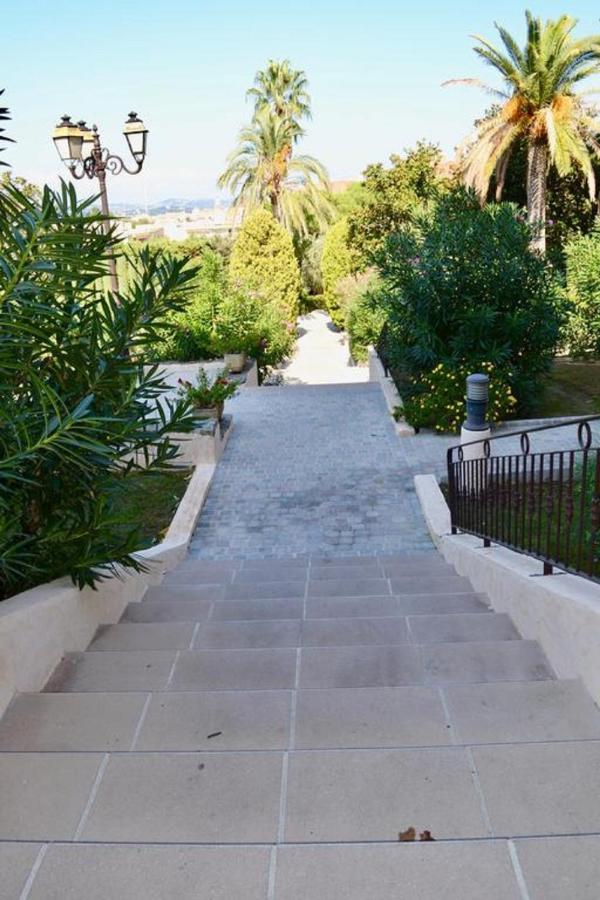 Saint-Tropez Apartment Bagian luar foto